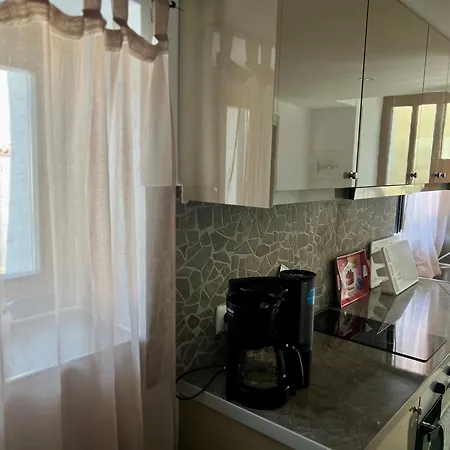 Апартаменты Stylish New In The Center Of Ioulida, Kea *